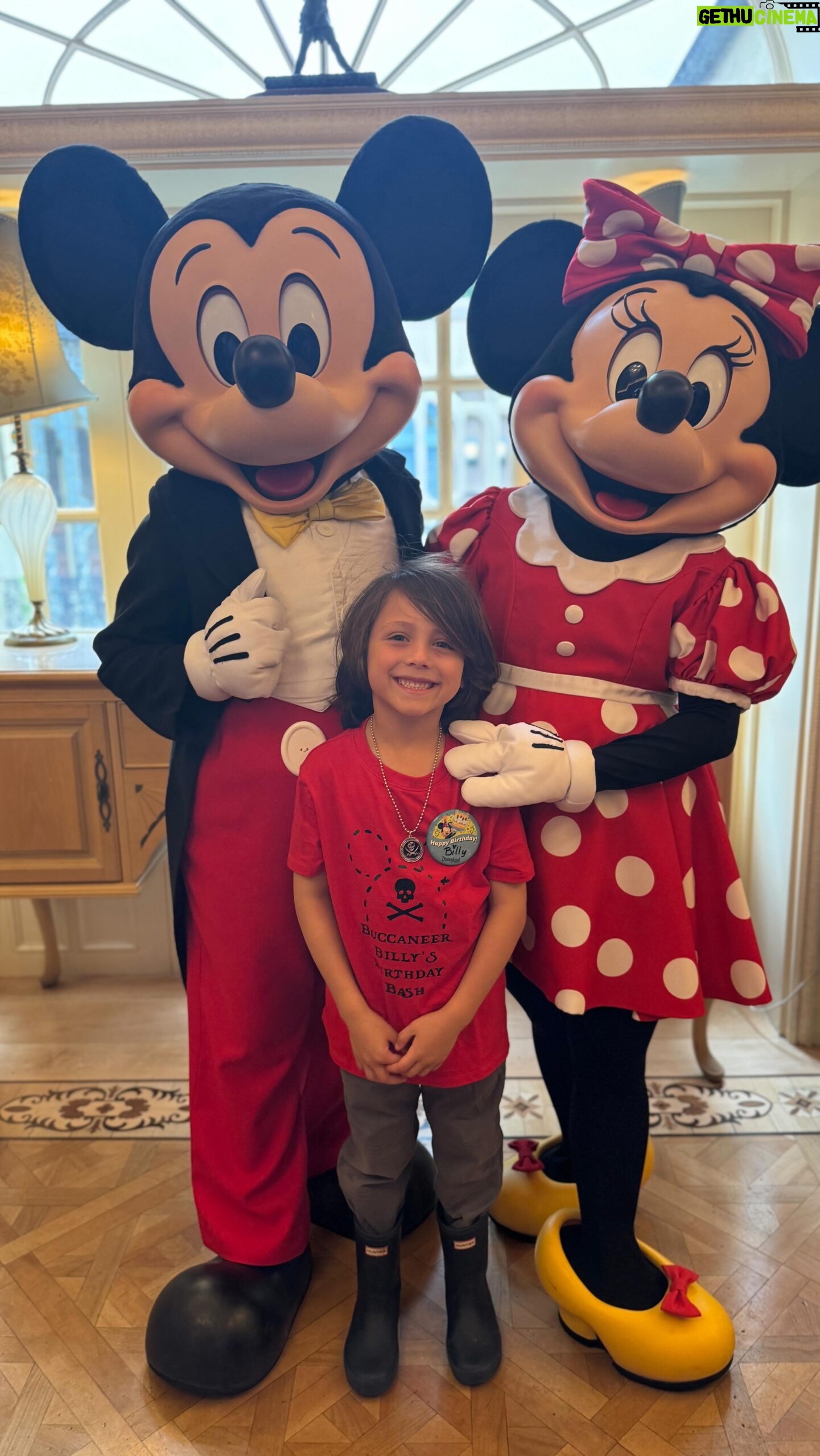 Caitlin McHugh Instagram - Can’t believe our Billy is 6 years old! He wanted a pirate themed birthday, so we did every pirate themed activity we could think of! We started by throwing a party for the children of @ifhomeless with @captainjacklive and balloons by @sysballoondesigns !! Instead of receiving gifts, Billy brought them to these very sweet new friends of his. Then we checked into our favorite off property hotel near @disneyland @hojoanaheim and had a proper balloon sword fight! Then we enjoyed dinner and a show at @piratedinnerca And as is tradition in our family, a birthday celebration at Disneyland! Are there any other local pirate themed things we could do that we missed?