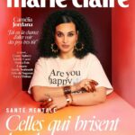 Camélia Jordana Instagram - Ma henna et moi, on a parlé santé mentale avec @marieclairefr à l’occasion de la journée de lutte pour les droits des femmes. L’interview est à retrouver quelque part. Je ne sais pas bien quel tabou j’ai brisé, mais je peux vous dire que je vois de mes yeux les choses avancer. Que le monde que j’habite évolue, malgré toute la violence qui subsiste, malgré la folie qui demeure, et malgré le manque de sens qui domine. Beaucoup de victoires triomphantes m’inspirent. Je ne parle pas des miennes mais de celles de nos luttes. Ces grands pas me donnent une force folle pour avancer, continuer de travailler dur pour voir ces petites comme ces plus grandes victoires jaillir et nous embarquer, déposer à nouveau l’espoir au creux de nos ventres. Parler à un prix. Nous le payons toutes. Mais le constat est là, malgré tout : On avance mesdames ! C’est très dur, mais on avance pour de vrai. Merci à toutes nos sœurs pour leur courage, leur force et les partages de leur chemins plein d’ombres. Merci pour leur paroles si précieuses. On vous croit. TOUTES. Merci à toutes celles qui se sont battues, qui se battent encore. Bienvenue à celles qui arrivent, et courage à celles sur le chemin. Je vous souhaite de voir chaque femme comme une sœur, non comme une ennemie. De la considérer comme une alliée, non comme une rivale. De sentir chacune d’entre nous comme un soutien, non comme un danger… De l’amour, de la force et du soutien, du vrai, à chacune de vous 🫂✊🏻