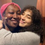 Camélia Jordana Instagram - Gli amici sono il respiro del cuore Les framboises, le monde de l’autre côté du voile qui se pointe en librairie, les fleurs, Mars de feu, la colline et les chiens. Also FREE PALESTINE 🇵🇸