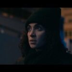 Camélia Jordana Instagram - Ce film est à vous. Il a une place rare dans mon court chemin cinématographique. Il m’a fait rencontrer de nouveaux membres de ma famille, il m’a fait dire des choses que je ne pouvais exprimer ailleurs, sous d’autres formes. Malika et ses proches traversent cette période du deuil dans la dignité, ce grâce au combat qu’ils mènent pour la justice et la vérité. " - La vérité, ça se travaille - La colère, c’est noble ". Avec ce casting fou, @fiansolevrai @soniafaidi_ @makitasamba @samguesmi @louisecoldefy @lamine.yk @hammougraiapage @larrysogoodnolove de vrais partenaires, de vie, de jeu, de travail et de traversée commune. 🫶🏻🫶🏻🫶🏻 Merci Mehdi pour ta confiance, merci pour Malika, pour son histoire, celle de Karim, Driss, Nour, Mohamed, Adel, Reda, Nadia, Slimane, Maître Archi, Estelle, Lamine, et tous les autres… Merci de les avoir déposés precisiement dans nos mains et sur nos épaules. Immense pensée pour toute l’équipe du film qui est allée le chercher de toute sa force et de tout son cœur. Ce récit est important, parce que les vies de ces personnes le sont. Mais aussi, parce que c’est la première fois qu’il prend vie sous forme d’objet filmique. Merci aussi pour ça. J’ai enfin une immense pensée pour toutes les victimes de violence policière, pour toutes les familles, les comités, les militant.e.s. 🕯🌹 Allez voir ce film, parlez-en, s’il vous plaît, faites-le tout aussi grand que l’amour et la conviction qu’on y a mis 🥹🕯🫶🏻