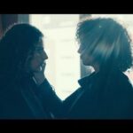 Camélia Jordana Instagram - Ce film est à vous. Il a une place rare dans mon court chemin cinématographique. Il m’a fait rencontrer de nouveaux membres de ma famille, il m’a fait dire des choses que je ne pouvais exprimer ailleurs, sous d’autres formes. Malika et ses proches traversent cette période du deuil dans la dignité, ce grâce au combat qu’ils mènent pour la justice et la vérité. " - La vérité, ça se travaille - La colère, c’est noble ". Avec ce casting fou, @fiansolevrai @soniafaidi_ @makitasamba @samguesmi @louisecoldefy @lamine.yk @hammougraiapage @larrysogoodnolove de vrais partenaires, de vie, de jeu, de travail et de traversée commune. 🫶🏻🫶🏻🫶🏻 Merci Mehdi pour ta confiance, merci pour Malika, pour son histoire, celle de Karim, Driss, Nour, Mohamed, Adel, Reda, Nadia, Slimane, Maître Archi, Estelle, Lamine, et tous les autres… Merci de les avoir déposés precisiement dans nos mains et sur nos épaules. Immense pensée pour toute l’équipe du film qui est allée le chercher de toute sa force et de tout son cœur. Ce récit est important, parce que les vies de ces personnes le sont. Mais aussi, parce que c’est la première fois qu’il prend vie sous forme d’objet filmique. Merci aussi pour ça. J’ai enfin une immense pensée pour toutes les victimes de violence policière, pour toutes les familles, les comités, les militant.e.s. 🕯🌹 Allez voir ce film, parlez-en, s’il vous plaît, faites-le tout aussi grand que l’amour et la conviction qu’on y a mis 🥹🕯🫶🏻