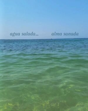 Camila Selser Instagram - Agua salada, alma sanada 💙🌊🪷