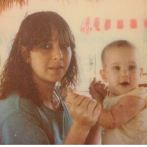 Camila Selser Instagram - Feliz día mom... sin tu amor imposible ♥️