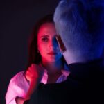 Camila Hirane Instagram - Foto del backstage de una sesión que hicimos para PRIMA FACIE a mediados del año pasado, cuando el estreno parecía infinitamente lejano. Ahora lo siento aquí pisándome los talones, a la vuelta de la esquina. Estoy nerviosa y estoy feliz, muy feliz. Ya pronto vamos a empezar con la difusión. Por lo pronto les cuento que el estreno es el 15 de mayo en @teatrouc pa que se vayan preparandoseeee.