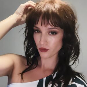Camila Mateos Instagram - El planazo que va a ser @ataveltrece ✨ gracias x el pelito @dieperla siempre un diez a @palovalero por el maquillaje, genia genia. A @roomiedesign por vestirme con @yaworski______ @bonitabrada Gracias @polkaprod y @agenciajorgegalli #ATAV2 10 de abril por @eltrecetv
