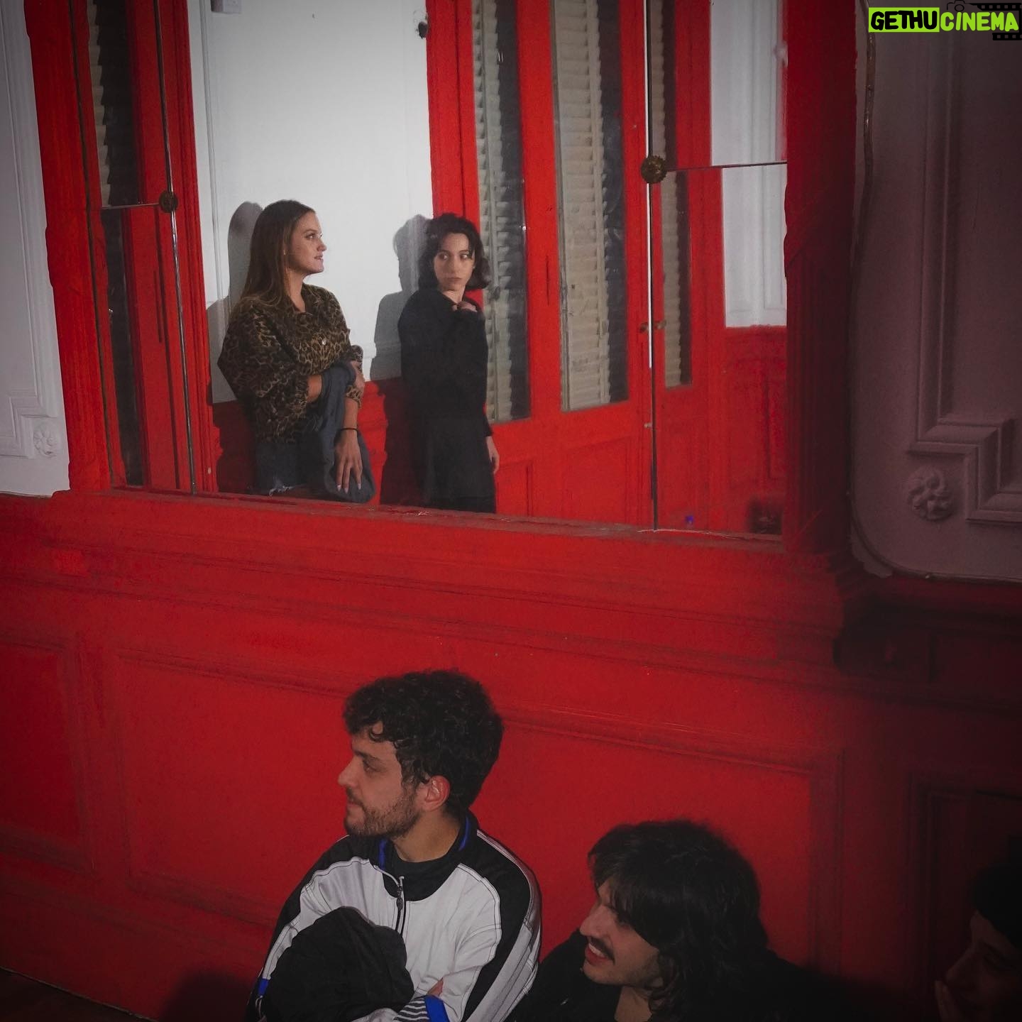 Camila Mateos - 3 Likes - La salida es ir al teatro ::)) Cuarta edición de @intento.rodeo en @lamansionmatrera Y última (esta vez es enserio) de Uno Mas Uno Igual, dirigida por @nachociatti tamb van a poder ver otras dos escenas hermosas y una puesta audiovisual sorpresa. Musicaliza mi prefe DjBache *ENTRADAS EN BIO DE @intento.rodeo * 🍾🧚♀️