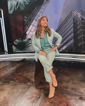 Camila Raznovich Instagram - Oggi ci siamo proprio divertiti! Grazie 🙏 @kilimangiarorai #tvshow #kilimangiaro #rai