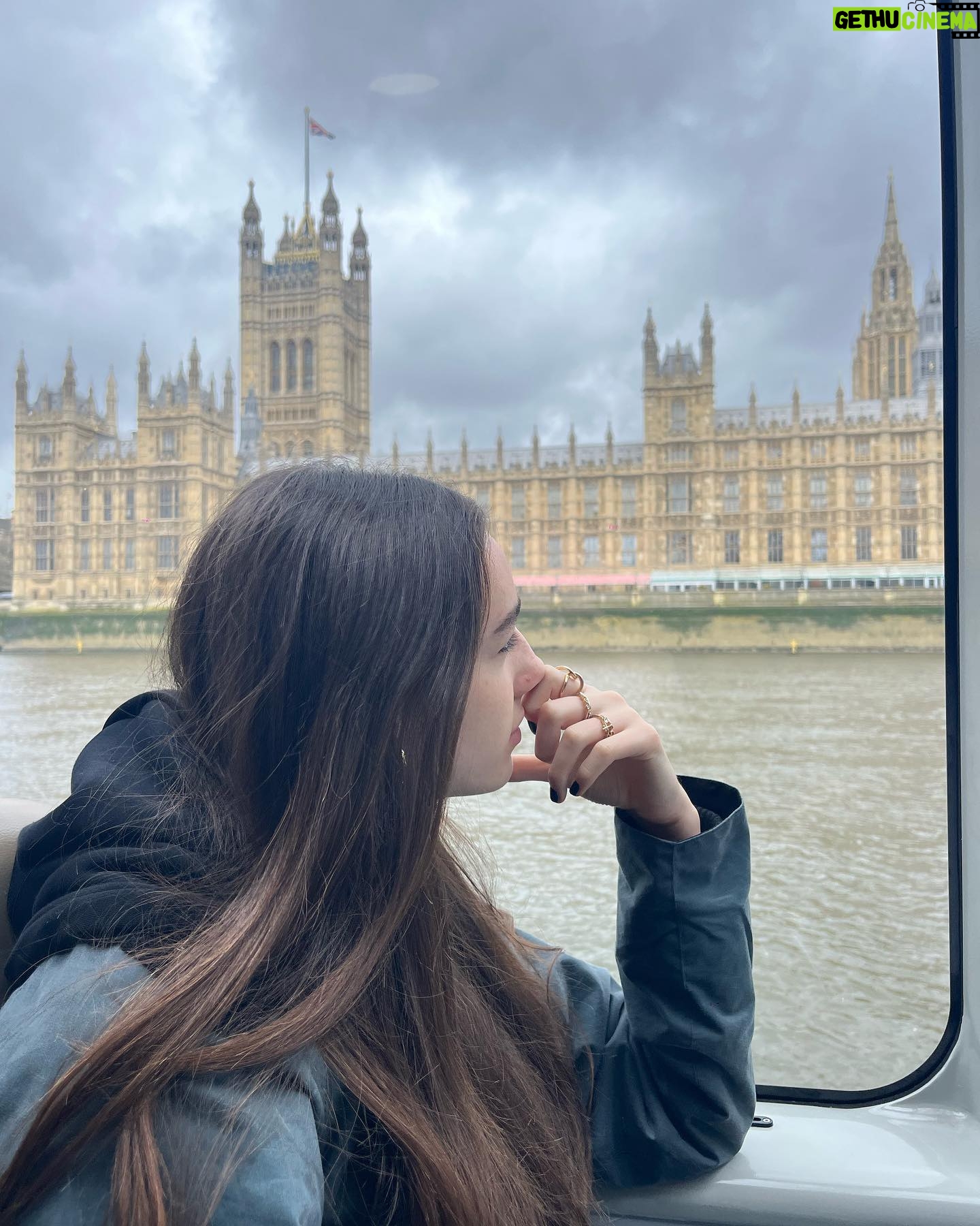 Camila Raznovich Instagram - More from London… #greattrip #buildingmemories❤️ #violaesole #london #downmemorylane #easter2024