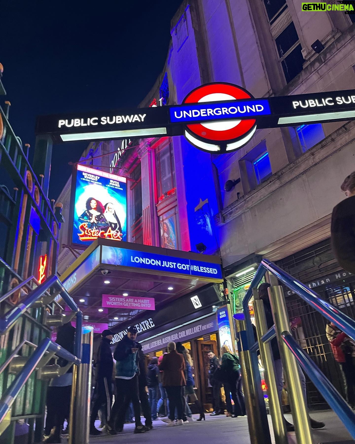 Camila Raznovich Instagram - Don’t miss it if in London… #sisteract #musical #buildingmemories❤️ #easter2024 #london #traveltips