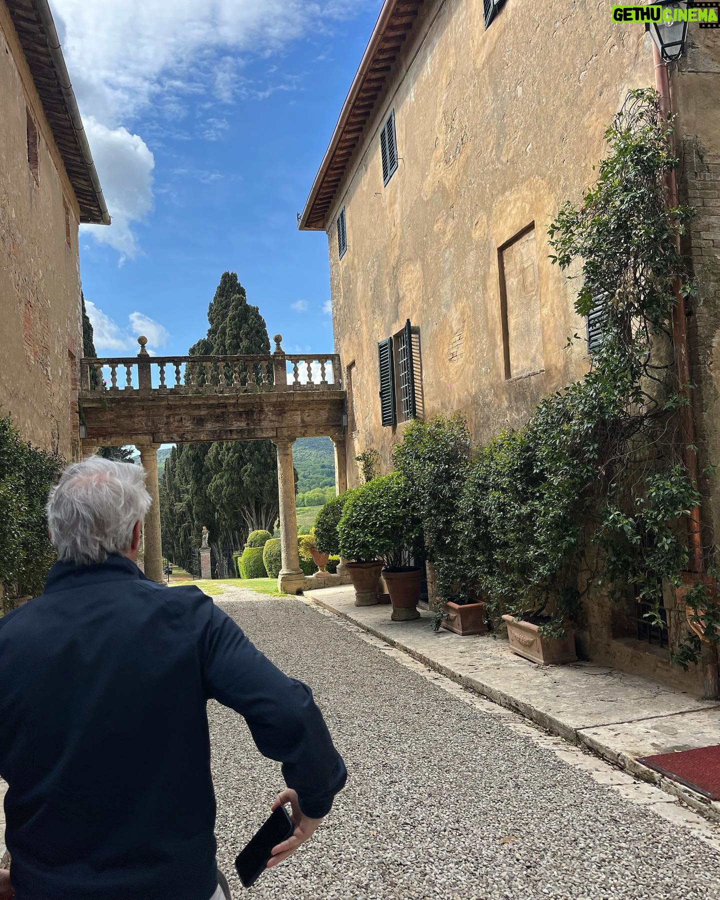 Camila Raznovich Instagram - Amazing place @borgostomennano #timeoff #tuscany #friends #italiabella