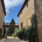 Camila Raznovich Instagram - Amazing place @borgostomennano #timeoff #tuscany #friends #italiabella