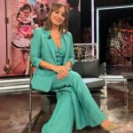 Camila Raznovich Instagram – Grazie per una splendida domenica passata insieme …. #kilimangiaro #tvshow #travelshow #rai #television #sunday