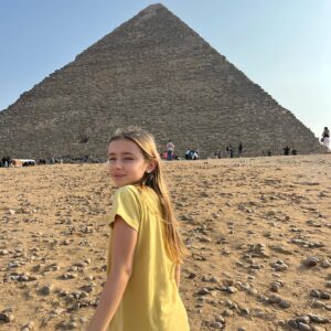 Camila Raznovich Instagram - Che tu possa continuare a crescere e a splendere ogni giorno di più…. Tanti auguri amore mio Sole❤️ #12 #birthdaygirl #buildingmemories #sole
