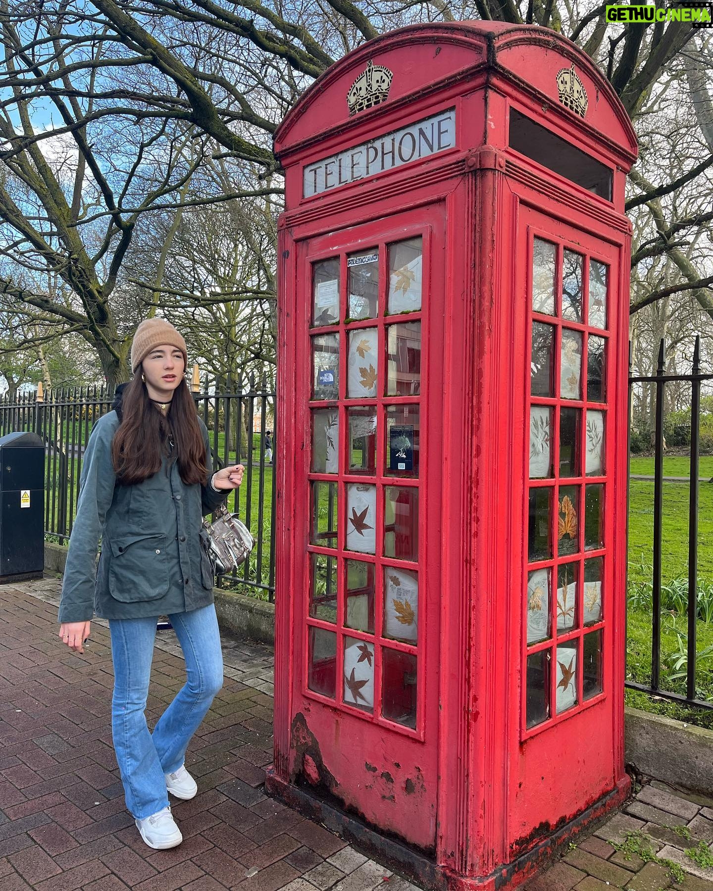 Camila Raznovich - 2.6K Likes - Down memory lane, in London 30 years later…. #london #travellingwithkids #2024 #backinthecity #violaesole❤️