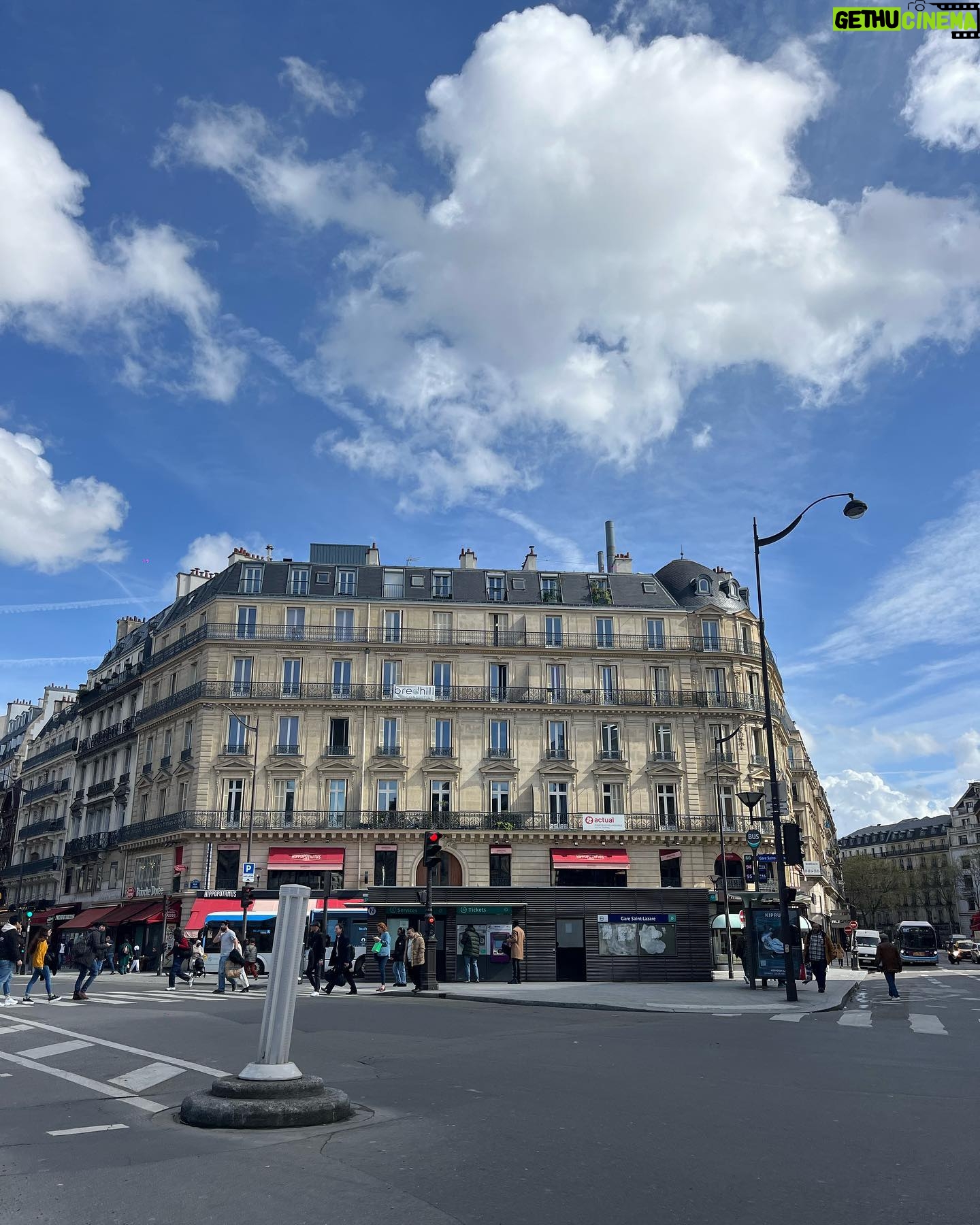 Camila Raznovich Instagram - Bites of Paris… #paris #springisintheair🌸 #april2024
