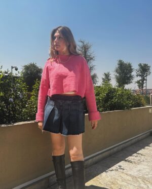 Camila Rivas Instagram - No te compares, que brillas bien bonito. ✨🩷🌺#bershkastyle #photooftheday #instagood 

@karen_kepem