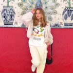 Camila Rivas Instagram - A tu ritmo, pero con toda el Alma. ✨🌈 Todo mi ootd es de @bershka 🤍 #bershkastyle ✨ #outfitoftheday #photography