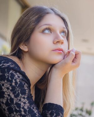 Camila Rivas Instagram - SER, ESTAR Y PERDURAR. 🫀✨💐

#photography #eyes #tu