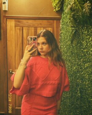 Camila Rivas Instagram - Sanar, aprender, crecer y seguir. 🧡🩷

#camilarivasoficial #love #instagood #fashion #beatuiful #art #photography ✨✨