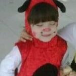 Camila Rivas Instagram - Hay mucho que agradecerle a mi yo chiquita, no hay palabras pero… ella siempre me acompaña. Feliz feliz día. Siempre mantengan encendida esa chispa de sus yo pequeños. ✨💐💛🙂‍↕️💕 #diadelniño #childrensday #feliz #sonrisa #instagood #photoofday #camila #actriz