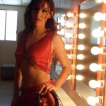 Camila Valero Instagram - día de promo para @lahistoriadejuanaof que se estrena HOY a las 9:30 pm por @canalestrellas !!! demasiado emocionada/nerviosa por que vivan esto conmigo 💓💓💓💓💓🤰🏻 look @gabriellevenguer styling @studiosclover hair @carlosarriolahair makeup @israquiroz @colourstalent @el_lanco