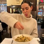 Camila Valero Instagram - fui a pensar unas cositas a new york 😇