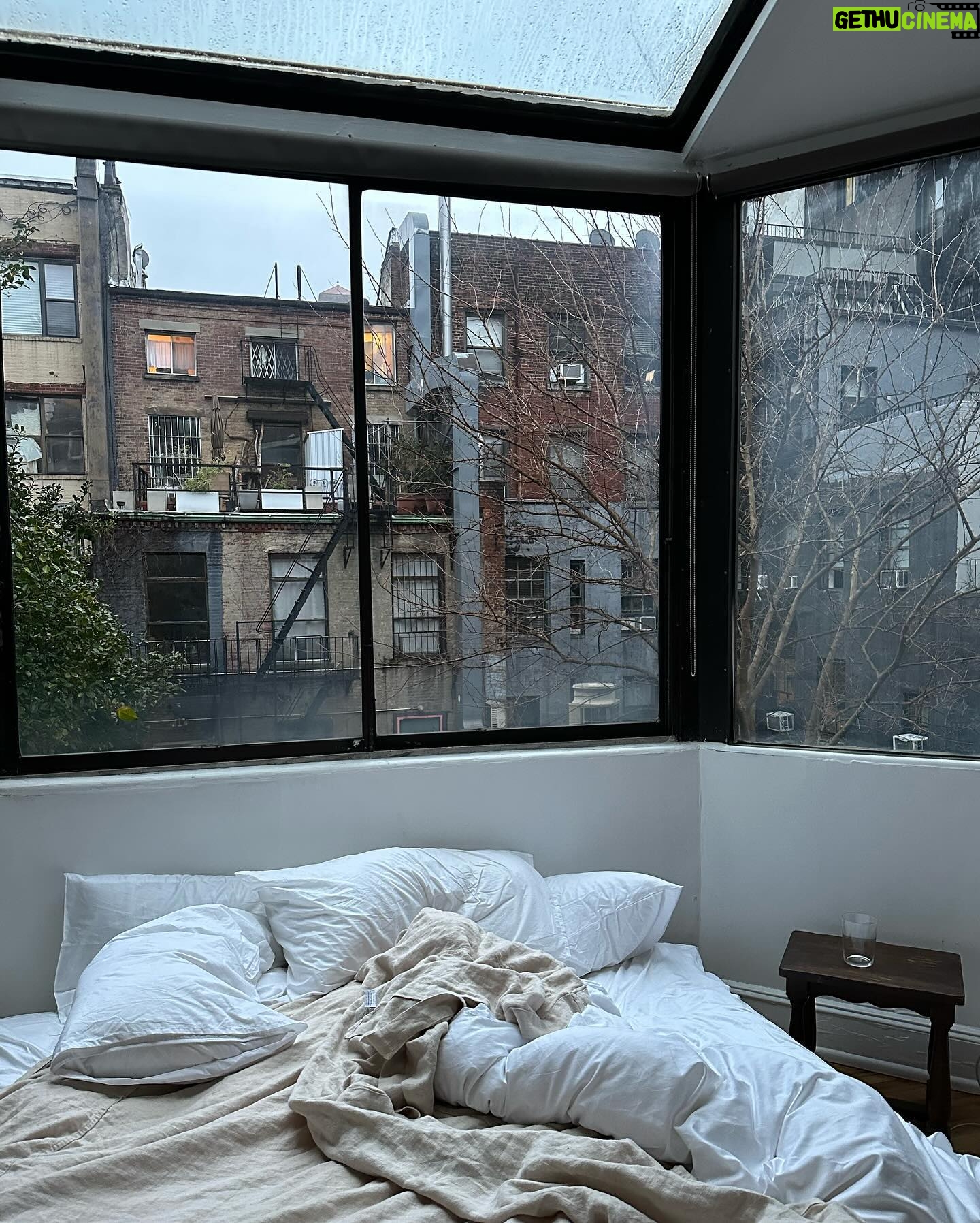 Camila Valero Instagram - fui a pensar unas cositas a new york 😇