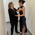 Camila Valero Instagram - bts de la presentación de @lahistoriadejuanaof !!! hermoso compartir aunque fuera un momentito contigo @perlatfarias eres una inspiración y con solo hacerte orgullosa a ti me quedo contenta! ha sido un honor darle vida a lo que nació de tu mente y corazón, y me llena de ilusión ya casi poder compartirlo con el mundo. lunes 3 de junio 9:30pm @canalestrellas !!!🤰🏻