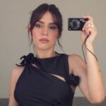 Camila Valero Instagram - bts de la presentación de @lahistoriadejuanaof !!! hermoso compartir aunque fuera un momentito contigo @perlatfarias eres una inspiración y con solo hacerte orgullosa a ti me quedo contenta! ha sido un honor darle vida a lo que nació de tu mente y corazón, y me llena de ilusión ya casi poder compartirlo con el mundo. lunes 3 de junio 9:30pm @canalestrellas !!!🤰🏻