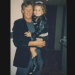Camilla Belle Instagram - Momma just found this gem !! Olha o que a minha Mãezinha acabou de achar !! #throwback #kriskristofferson #highwaymen
