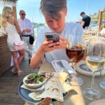 Camilla Läckberg Instagram - Mysiga timmar med sonen. Shoppa sommarkläder först till honom då han växt ur allt, sen lunch på @strandbryggansthlm ❤️ @charlielackbergmelin