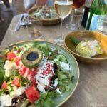 Camilla Läckberg Instagram - Mysiga timmar med sonen. Shoppa sommarkläder först till honom då han växt ur allt, sen lunch på @strandbryggansthlm ❤️ @charlielackbergmelin