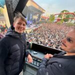 Camilla Läckberg Instagram - Charlie och Simon på Europe på @gronalund ikväll. Älskar att @charlielackbergmelin ville se Europe. Älskar när Charlie och @simonskold hänger. ❤️