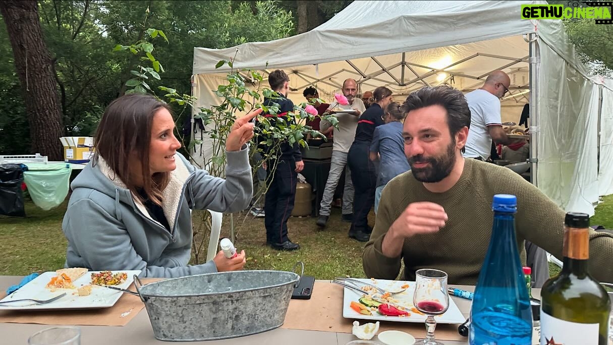 Camilla Läckberg Instagram - VILKA fantastiska dagar vi haft på inspelningen av franska Fjällbackaserien! Rörd, glad, stolt!!!! ❤️ @tf1