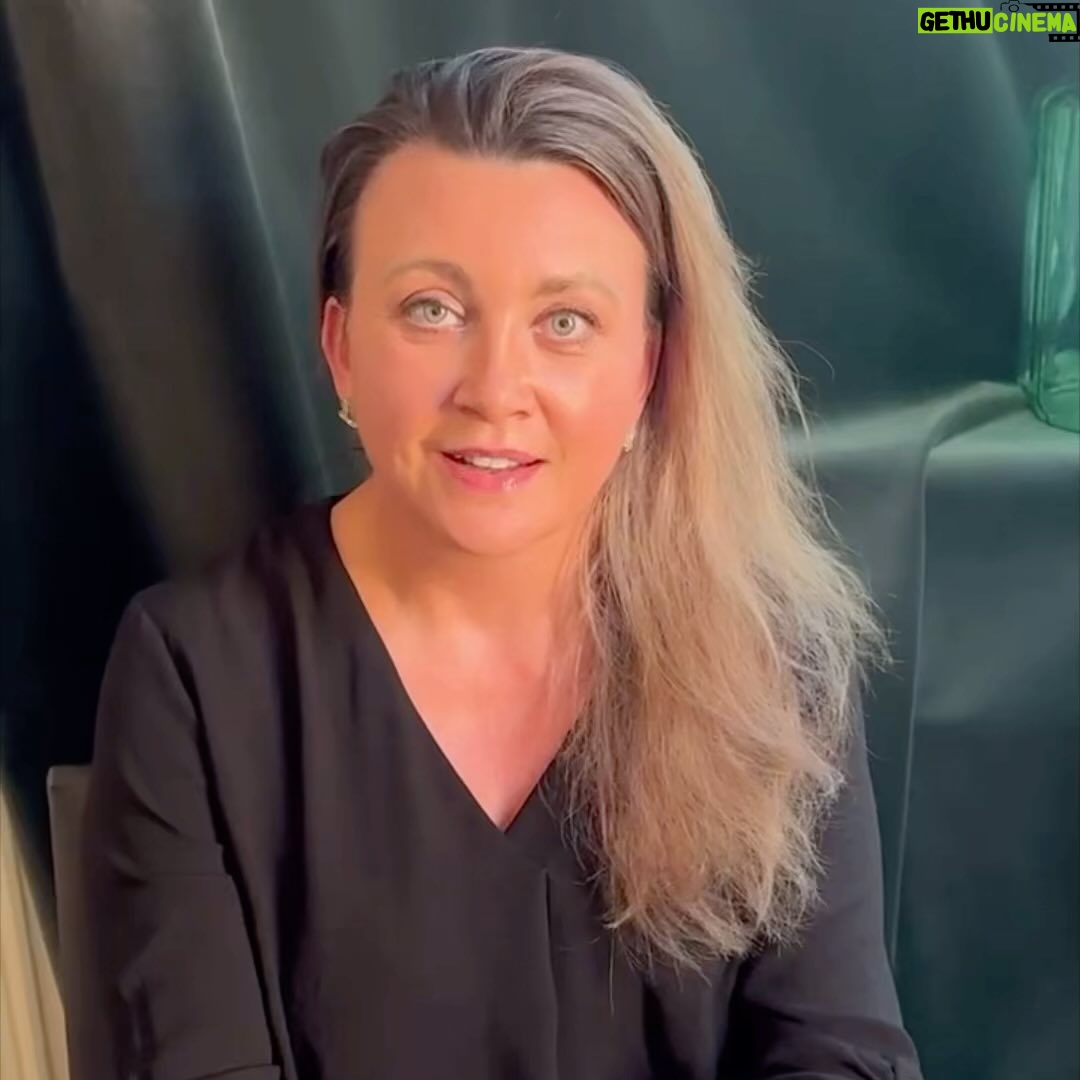 Camilla Läckberg Instagram - Drottningen av drama har talat 👑 ⬆️. Nya säsongen av Strandhotellet har premiär den 9/6 på Viaplay och på TV3 söndagar 20.00.