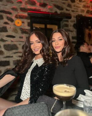 Camille Dufresne Instagram - Ma découverte de l’année 2023, ma gym partner, ma partner de Cathcart, a shoulder to cry on, des fous rire à l’infinis. 
Oui c’est possible de se faire des new friends passé 30 ans ! 💛💛💛💛💛