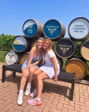 Camille Felton Instagram - Faire le tour des vignobles avec mon enfant très bien élevée… le bonheur ❤️❤️❤️
