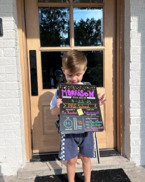 Camille Guaty Instagram - I know they say time goes by so fast, but it really does! Our first day of Preschool and our first professional haircut! Mommy can now retire her eyebrow scissors that she’s been using to cut his hair!

Cherishing the moments🤍

#firstdayofschool #firsthaircut #mommasboy #donorconception #loveislove
