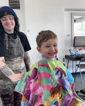 Camille Guaty Instagram - I know they say time goes by so fast, but it really does! Our first day of Preschool and our first professional haircut! Mommy can now retire her eyebrow scissors that she’s been using to cut his hair!

Cherishing the moments🤍

#firstdayofschool #firsthaircut #mommasboy #donorconception #loveislove