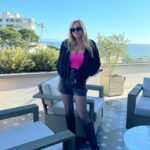 Camille Anderson Instagram – I love visiting my clients’ properties! This was a fun one – my client purchased a variety of spaces in this gorgeous Pacific Palisades mixed use building, including both office spaces and condos! This building overlooks the ocean and rarely has availability. In fact, the transactions often take place off market.🔥 

Outfit is linked in the LTK app or simply comment LINK below! Blonde highlights by @kaileescreations 

#luxuryrealestate #losangelesrealestate #pacificpalisades #luxuryrealestateagent