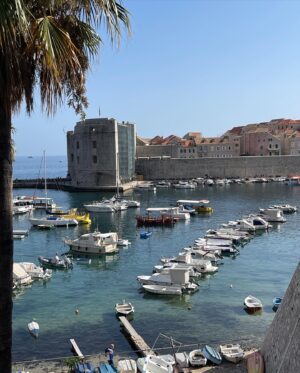 Camille Anderson Instagram - Making core memories in Dubrovnik, Croatia 🇭🇷 I’ve learned that I have a thing for castles 🏰 Loving the architecture, the cable car to the mountain top ended with a beautiful view, and Brooklyn found her dream market 🍭 #croatia #dubrovnik