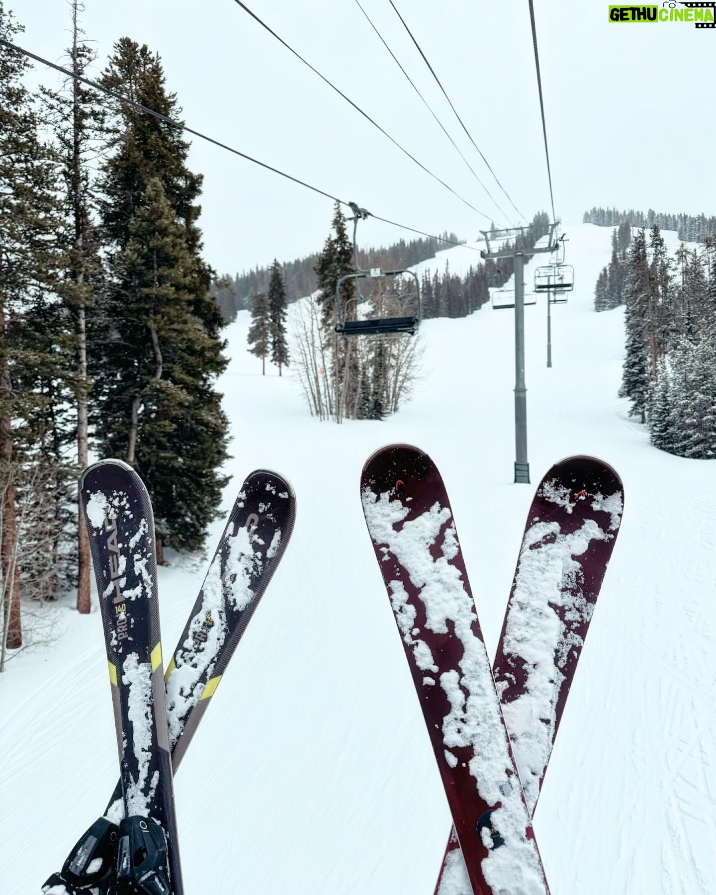 Camille Anderson Instagram - ☀️❄️We had the best time closing out Aspen ski season! We had both sun and snow - the perfect combination! ➡️ Btw, I would 100% go back for Aspen Highlands Closing weekend. It’s easy to get a lot of ski runs in and restaurant reservations are fairly easy too. Closing day is also a lot of fun: costumes parties! 🏨 We stayed @limelighthotels in Aspen. Best location! It’s in town, heart of Aspen, and walking distance to all the best restaurants and shops. They also have a location at Snowmass base. Until next time! 🎿 We’ll be back in the summer though :) I ❤️ Aspen #aspen #limelightaspen #limelighthotels