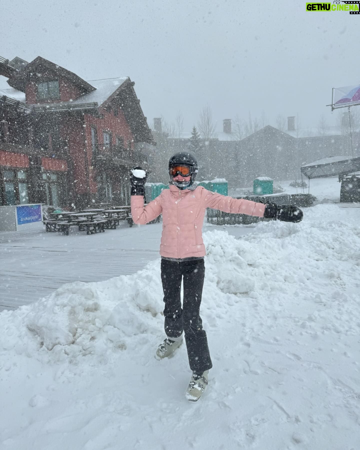 Camille Anderson Instagram - ☀️❄️We had the best time closing out Aspen ski season! We had both sun and snow - the perfect combination! ➡️ Btw, I would 100% go back for Aspen Highlands Closing weekend. It’s easy to get a lot of ski runs in and restaurant reservations are fairly easy too. Closing day is also a lot of fun: costumes parties! 🏨 We stayed @limelighthotels in Aspen. Best location! It’s in town, heart of Aspen, and walking distance to all the best restaurants and shops. They also have a location at Snowmass base. Until next time! 🎿 We’ll be back in the summer though :) I ❤️ Aspen #aspen #limelightaspen #limelighthotels