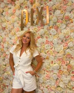 Camille Anderson Instagram - I had a blast meeting @pixibeauty founder, Petra, during her time at their U.S. flagship store in Los Angeles! I am so inspired by this rockstar female founder. She founded Pixi when her son was 13 yrs old and now he helps to run the company too. It’s a beautiful family story and Petra is a force in business! As a makeup artist, she saw a need in the beauty industry and went for it 💖 I hope this inspires you to go for it too! #pixibeauty