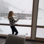 Camille Anderson Instagram – 🎿Utah was everything and more! It was sunny with fresh pow pow, lots of laughs, new friends   a new ski trip tradition has been started! 

❄️And you know I love a good house tour. Here’s a mini tour of the main floor. The bottom level has a game room and shuffleboard. I took out the reigning champ. Sorry Deb! 😅

👏🏼Can’t wait for next year. Thank you @enluxe_design for making this happen! 

———
Ski trip, ski Utah, mountain house tour, winter home, fresh snow, snow ski, ski trip
