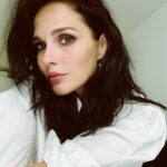 Camille Lou Instagram – Oopsy 🤷🏻‍♀️ 
J’ai fait une couleur @lorealparis avec @felix_pgt !
Tamara is coming 🎬
#catseyes