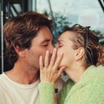 Camille Lou Instagram – J’ai dit OUI 💍 🥹
Tu m’as fait le plus beau cadeau du monde pour mes 30 ans @romainlaulhe ❤️
Je t’aime infiniment. Merci pour tout!
