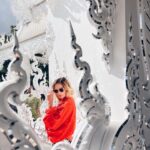 Camille Lou Instagram – « C’est un peu rebelle d’être soi même »
– Kate Moss 

📷 @romainlaulhe ❤️
#thailand #templeblanc #chiangrai