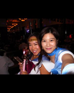 Cammy Chiang Instagram - 水星祝大家，萬聖節快樂！🎃

月光仙子生日被召喚來慶生😉🌙
Happy Birthday and Happy Halloween to our craziest and cutest girl.🎃❤️😘🎂

#代替月亮來懲罰你
#今年過得很認真
#朋友小時候媽媽不給穿月光仙子長大後圓夢
#第三張照片是生日的月光仙子🌹