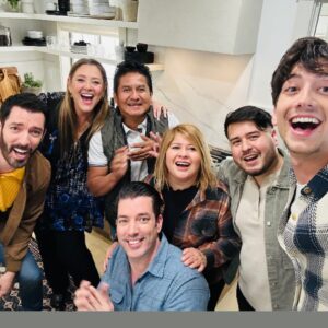 Camryn Manheim Instagram - Who knew Milo and I were so handy with power tools? 

Please tune in this Sunday night at 9pm for HGTV’s Celebrity IOU when Milo and I surprise our dear friend with a kitchen remodel. #HGTV #CelebIOU 🏡🔨🏡

Bring tissues.